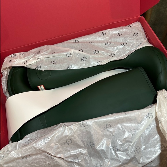 BNIB FOREST GREEN HUNTER BOOTS - Picture 2 of 5